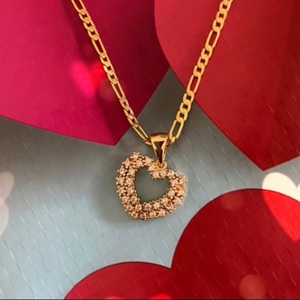 RHINESTONE HEART PENDANT
